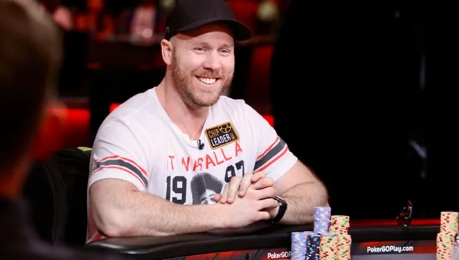 【从拉斯维加斯到Netflix镜头】WSOP主赛亚军Steven Jones闯进《鱿鱼游戏》，这次他All-in的是命！