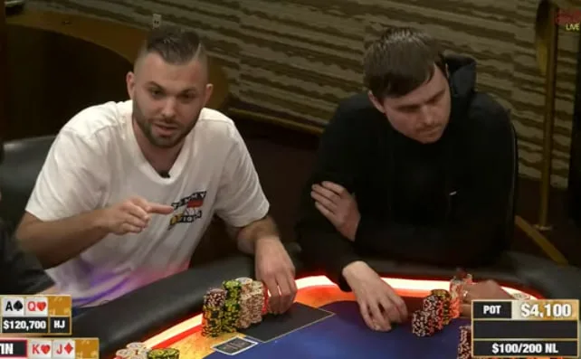 【扑克嘴炮大战！】Martin Kabrhel惨遭Nick Palma「当场封嘴」！Hustler Casino Live火药味爆棚
