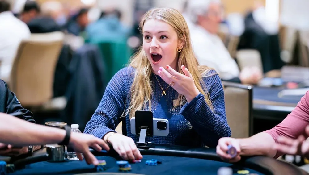 【正义魔人翻车现场！】Abby Poker批ClubWPT物化女性，反被抓旧照轰爆