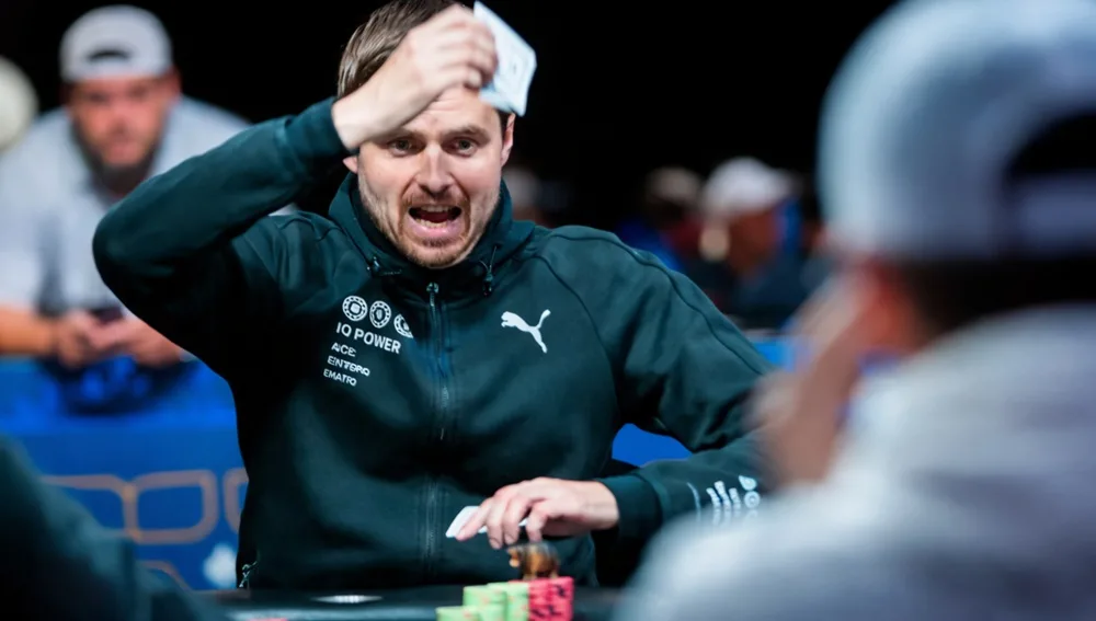 【最忙的不是玩家，是裁判】Martin Kabrhel在WSOP把牌桌变成真人秀